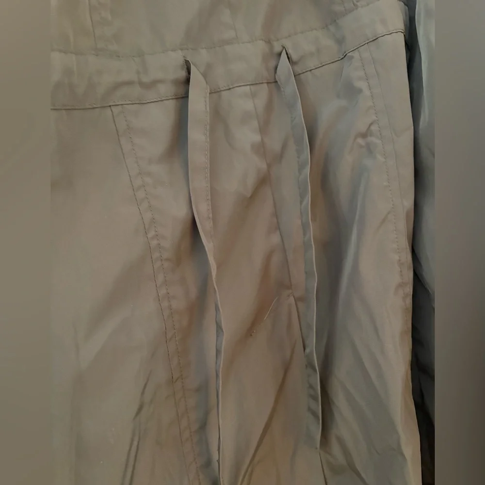 Orvis Outdoor Rain Jacket - Picture 8 of 12